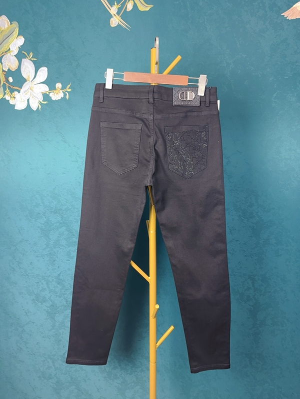 ブランドジーンズ側面デザイン